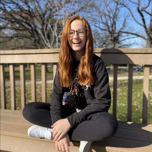 Meet your Posher, Mia - Picture 1 of 1